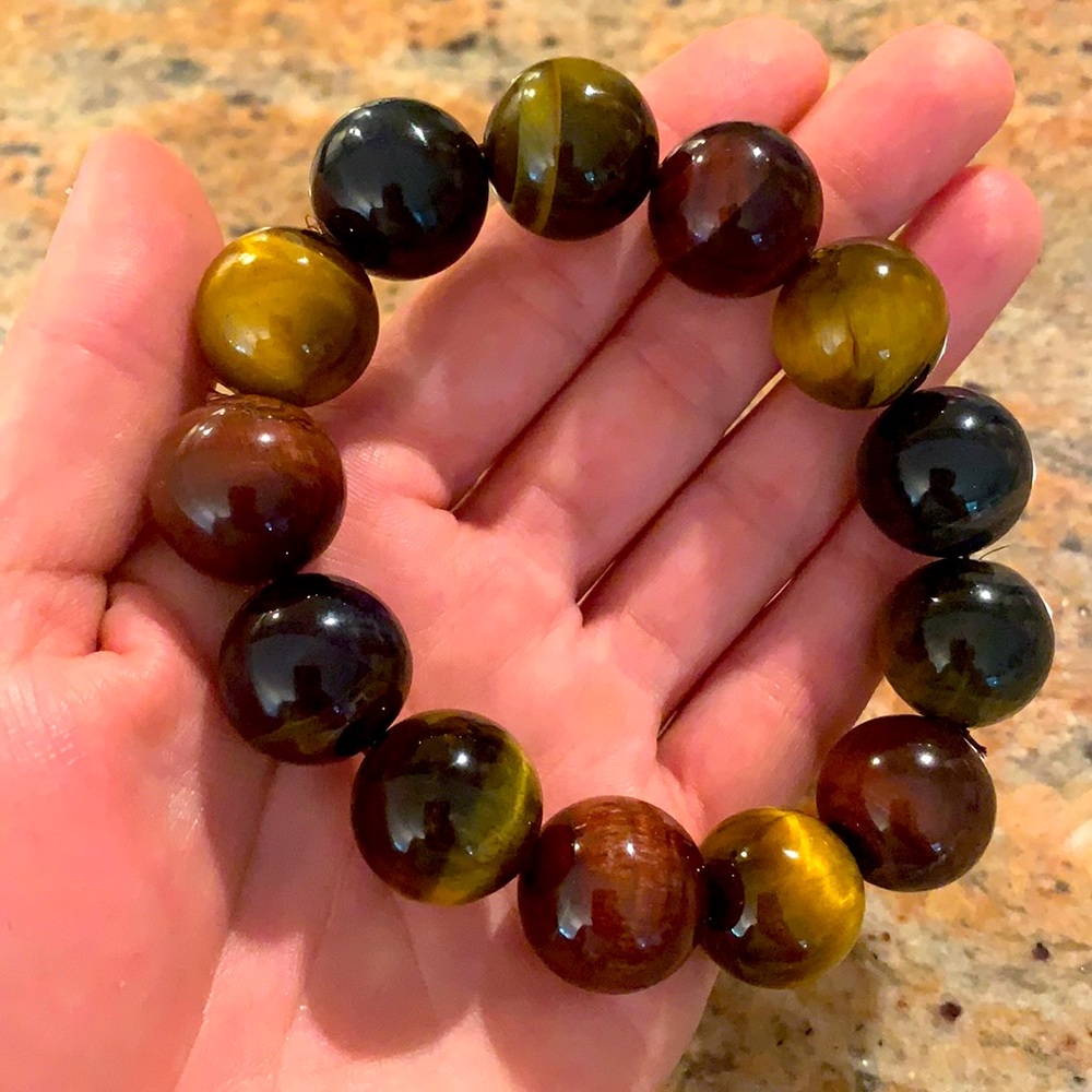 Tigers Eye and Obsidian bracelet.
